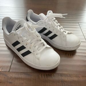 Women's Adidas sneakers